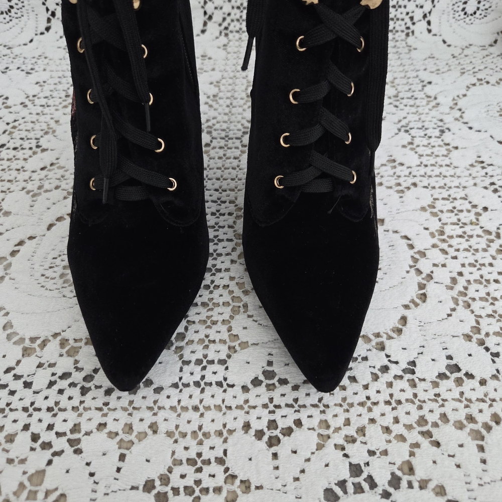 Cape Robbin Black Velvet Lace-Up Ankle Boots with Red Rose Embroidery Size 10 - Picture 4 of 12